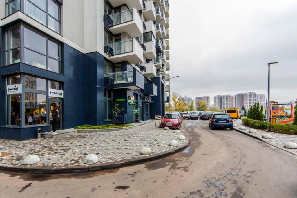 Новые Светлые Апартаменты Метро Славутич Kiev Ngoại thất bức ảnh