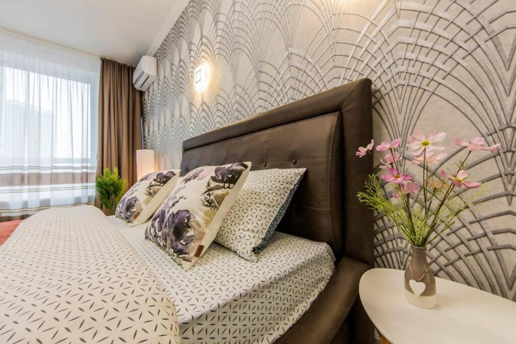 Новые Светлые Апартаменты Метро Славутич Kiev Ngoại thất bức ảnh