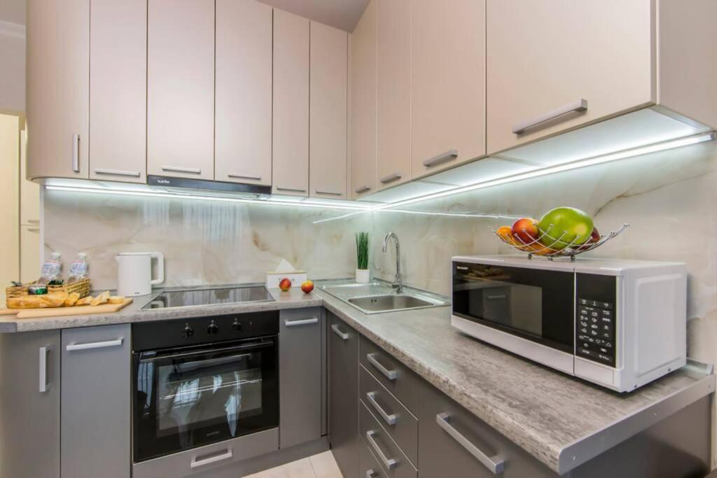 Новые Светлые Апартаменты Метро Славутич Kiev Ngoại thất bức ảnh