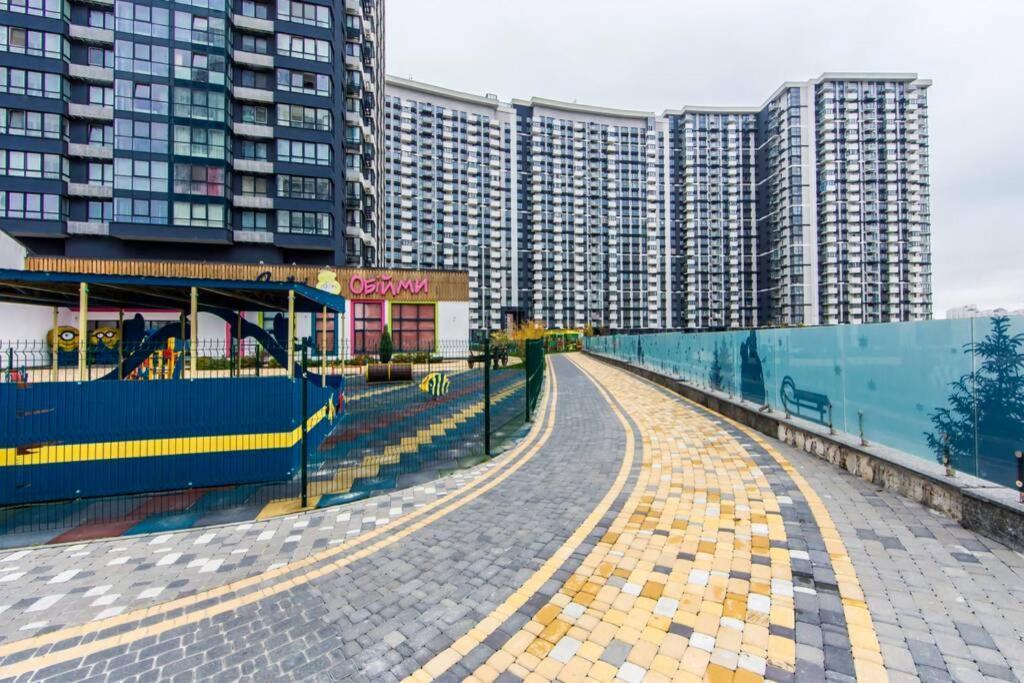 Новые Светлые Апартаменты Метро Славутич Kiev Ngoại thất bức ảnh